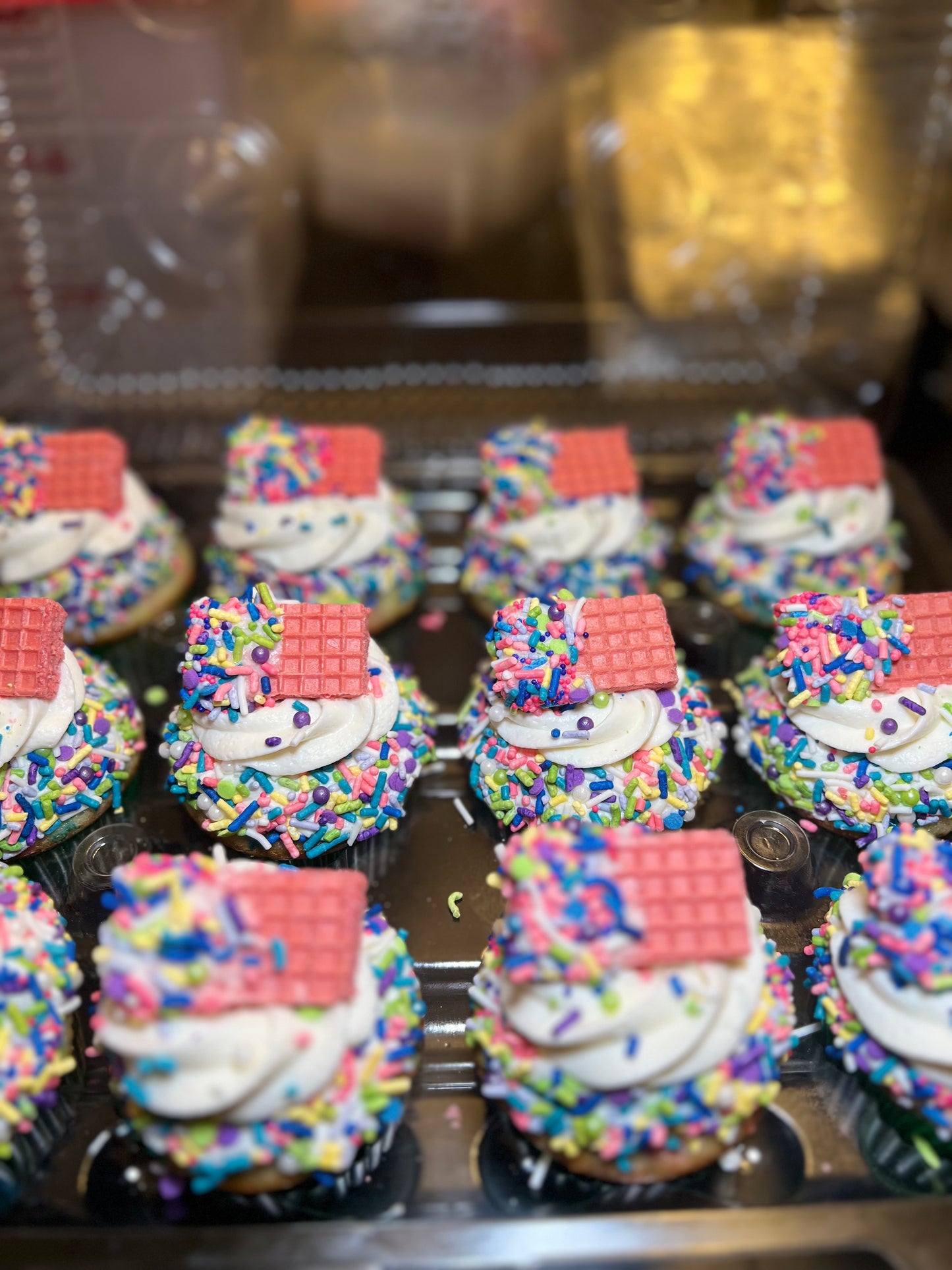 Standard Cupcakes (1 dozen)
