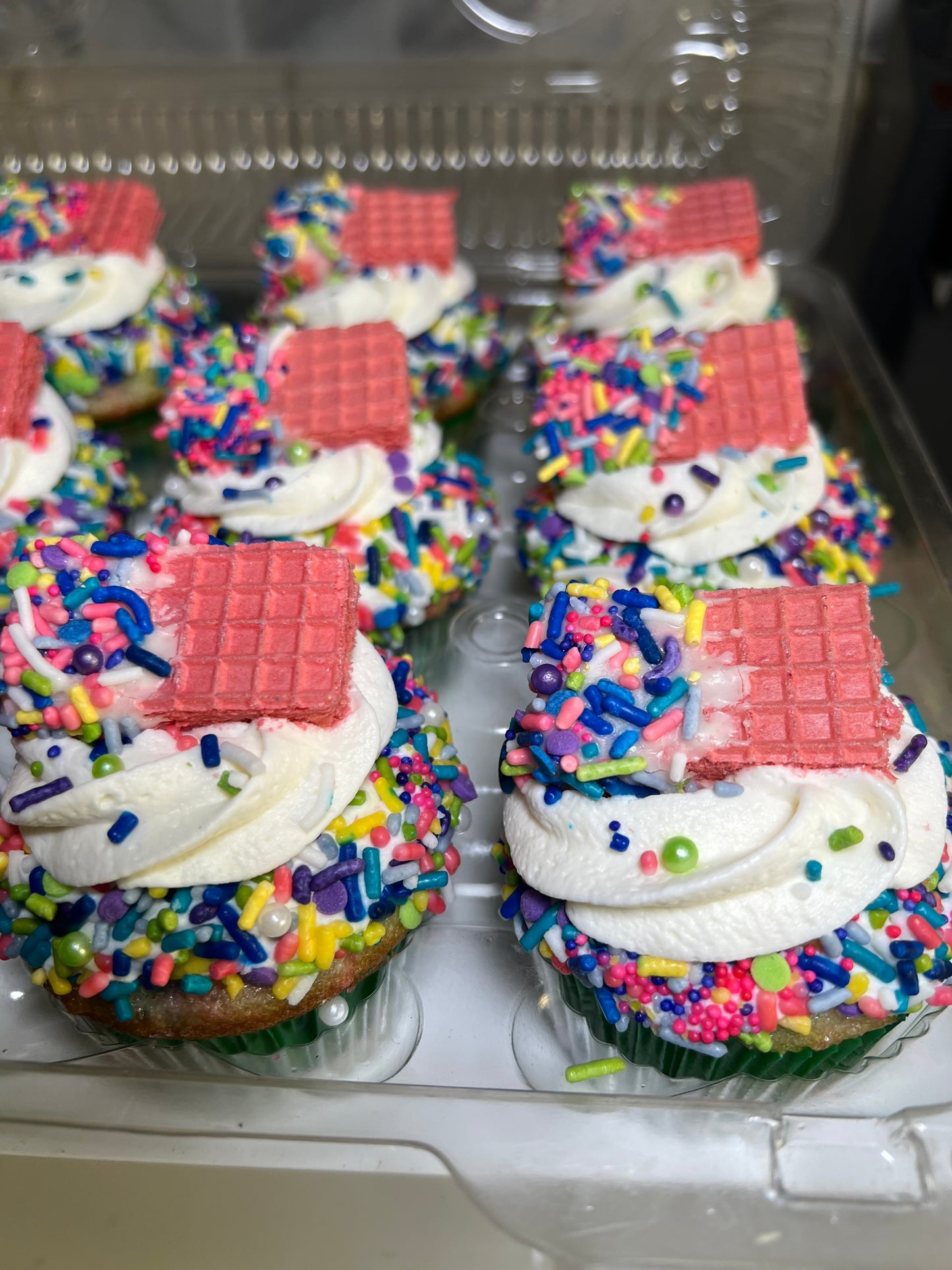 Vanilla Funfetti Cupcake (single)
